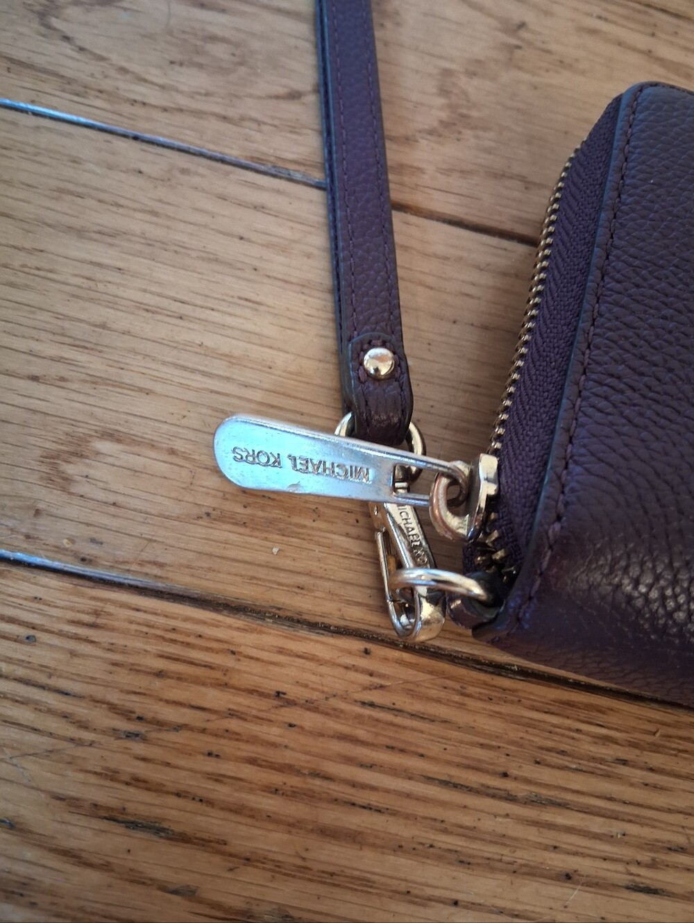 Michael Kors Purple Leather Zip Wallet Wristlet - Picture 2 of 10